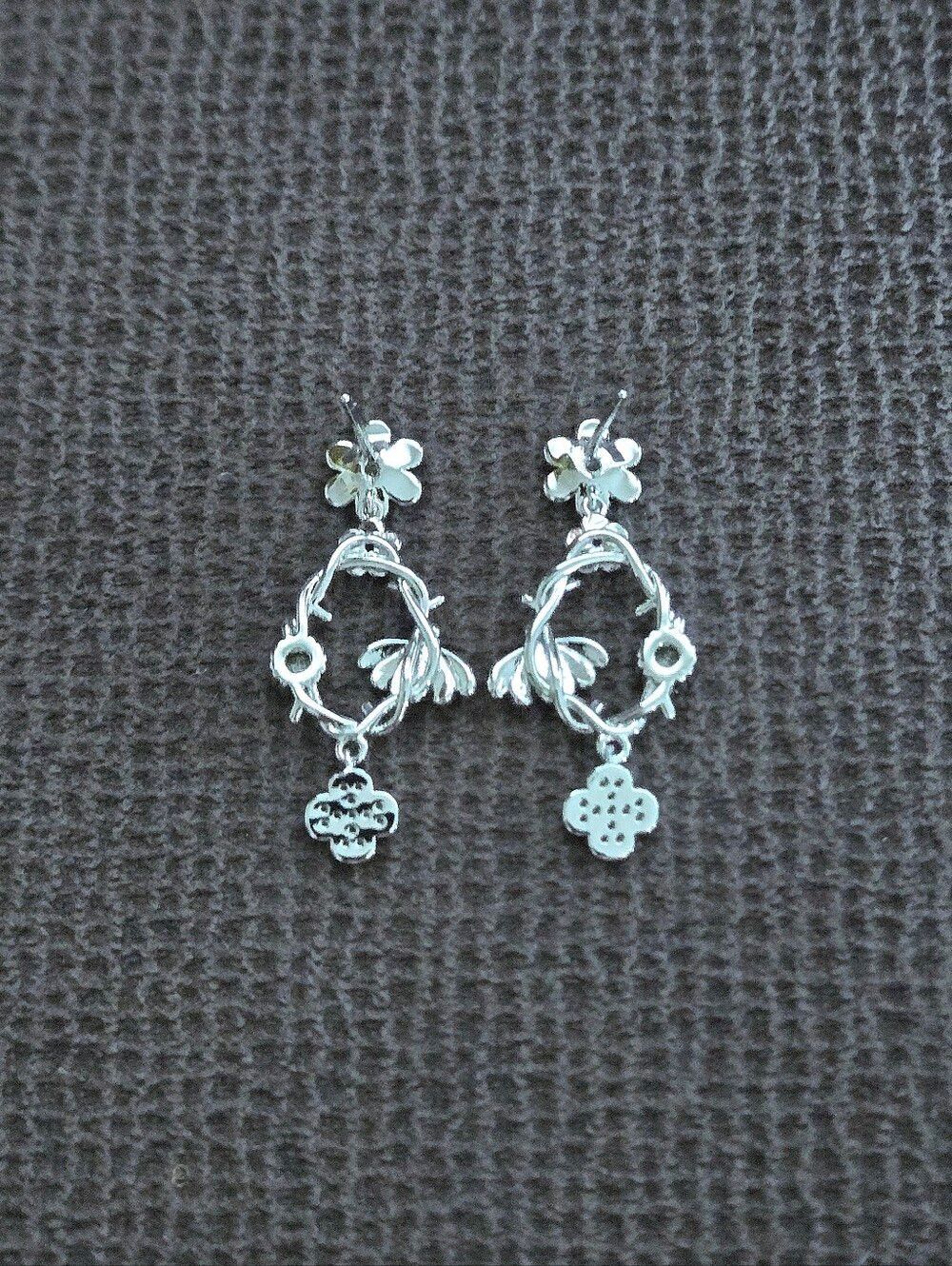 Cote d'Argent Whimsical🧚♀️ Bee🐝 and Flowers🌸 Earrings - NWT - Picture 12 of 16